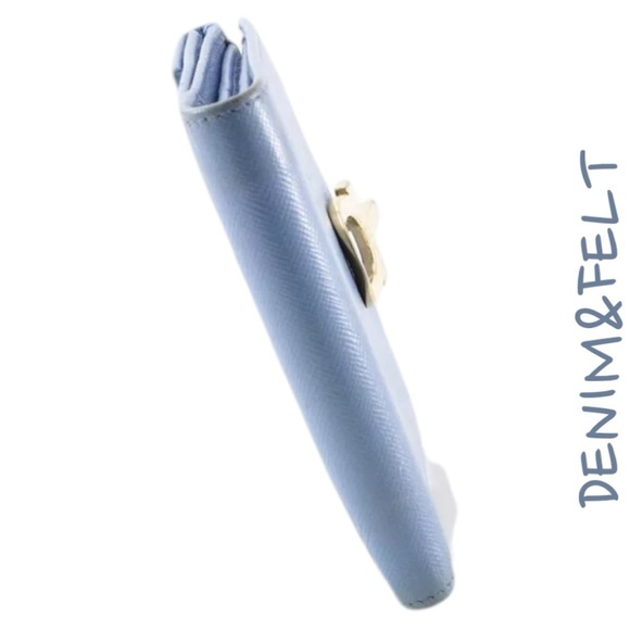 💙🩵Salvatore Ferragamo Light Blue Leather Gancini Bi-Fold Compact Wallet 💙🩵 - Picture 4 of 11